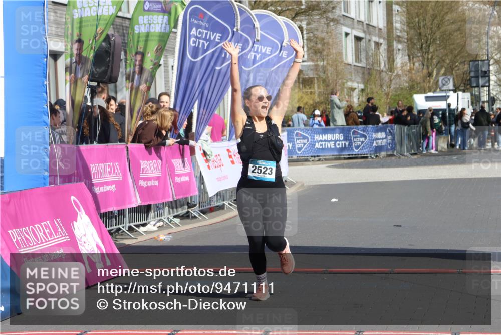 12.04.2026 - 45. Internationalen Wilhelmsburger Insellauf Strokosch-Dieckow http://msf.ph/oto/9471111 12.04.2026 11:27:10 Ziel 2523 meine-sportfotos.de