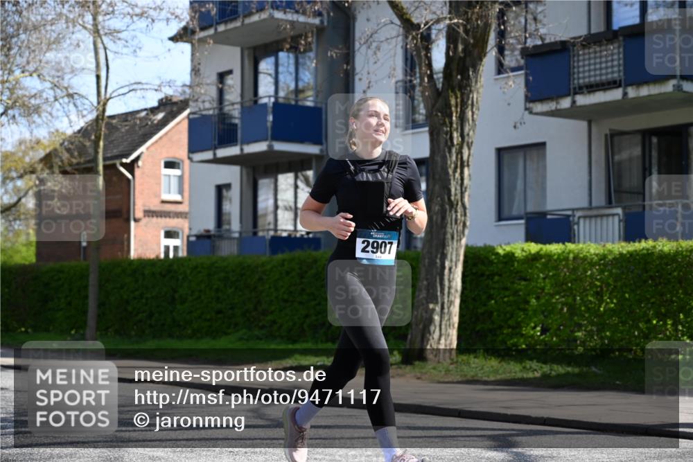 12.04.2026 - 45. Internationalen Wilhelmsburger Insellauf J. Mangold http://msf.ph/oto/9471117 12.04.2026 11:24:32 Ziel 3719, 3690, 2907, 4146 meine-sportfotos.de