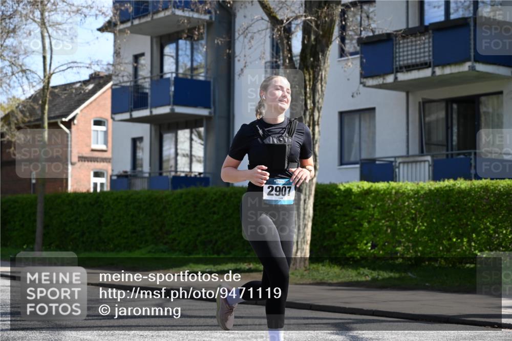 12.04.2026 - 45. Internationalen Wilhelmsburger Insellauf J. Mangold http://msf.ph/oto/9471119 12.04.2026 11:24:32 Ziel 3719, 3690, 2907, 4146 meine-sportfotos.de