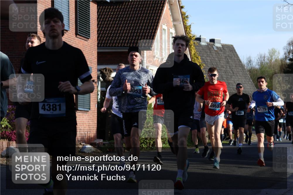 12.04.2026 - 45. Internationalen Wilhelmsburger Insellauf Yannick Fuchs http://msf.ph/oto/9471120 12.04.2026 08:55:42 Laufen 60, 4381, 3053, 452, 568, 483, 4953, 3485, 4175, 357 meine-sportfotos.de