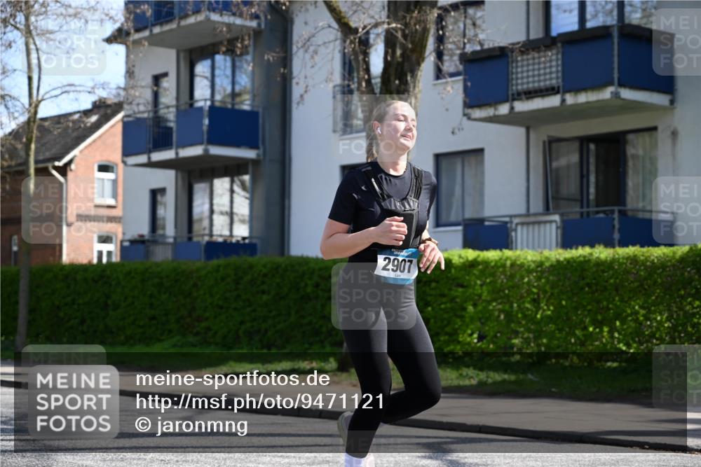 12.04.2026 - 45. Internationalen Wilhelmsburger Insellauf J. Mangold http://msf.ph/oto/9471121 12.04.2026 11:24:33 Ziel 3690, 2907, 4146, 4519 meine-sportfotos.de