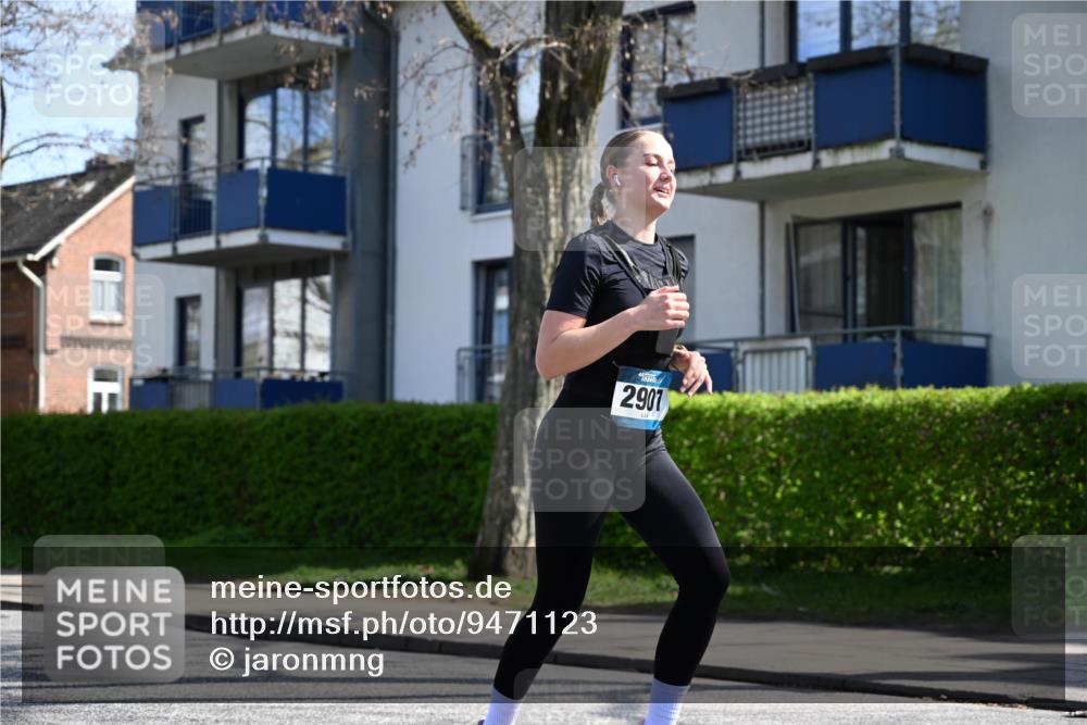 12.04.2026 - 45. Internationalen Wilhelmsburger Insellauf J. Mangold http://msf.ph/oto/9471123 12.04.2026 11:24:33 Ziel 3690, 2907, 4146, 4519 meine-sportfotos.de