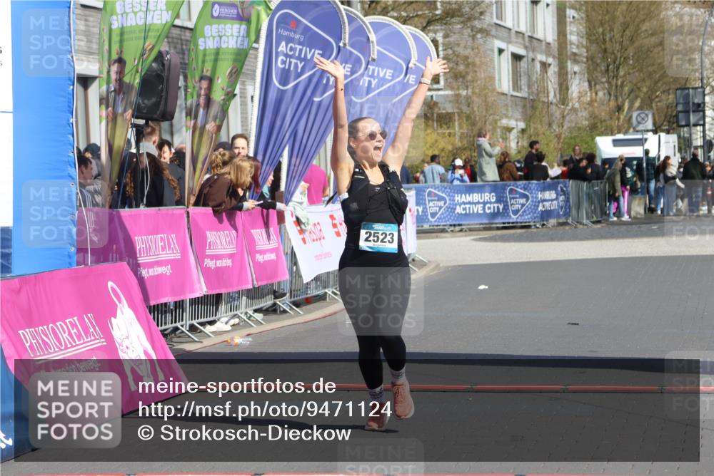 12.04.2026 - 45. Internationalen Wilhelmsburger Insellauf Strokosch-Dieckow http://msf.ph/oto/9471124 12.04.2026 11:27:10 Ziel 2523 meine-sportfotos.de