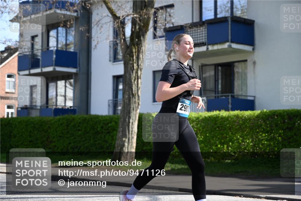 12.04.2026 - 45. Internationalen Wilhelmsburger Insellauf J. Mangold http://msf.ph/oto/9471126 12.04.2026 11:24:33 Ziel 3690, 2907, 4146, 4519 meine-sportfotos.de