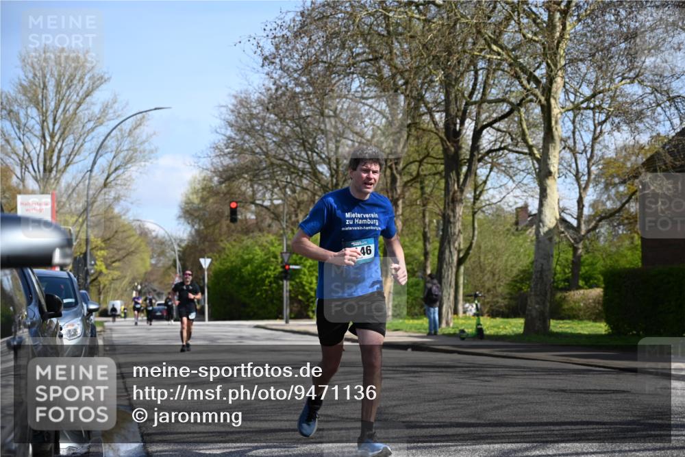 12.04.2026 - 45. Internationalen Wilhelmsburger Insellauf J. Mangold http://msf.ph/oto/9471136 12.04.2026 11:24:57 Ziel 4146, 4519, 4519, 5559, 2025, 2542 meine-sportfotos.de