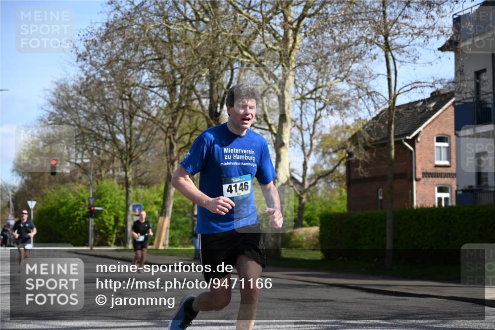 12.04.2026 - 45. Internationalen Wilhelmsburger Insellauf J. Mangold http://msf.ph/oto/9471166 12.04.2026 11:24:58 Ziel 4146, 4519, 5559, 5559, 2025, 2542 meine-sportfotos.de