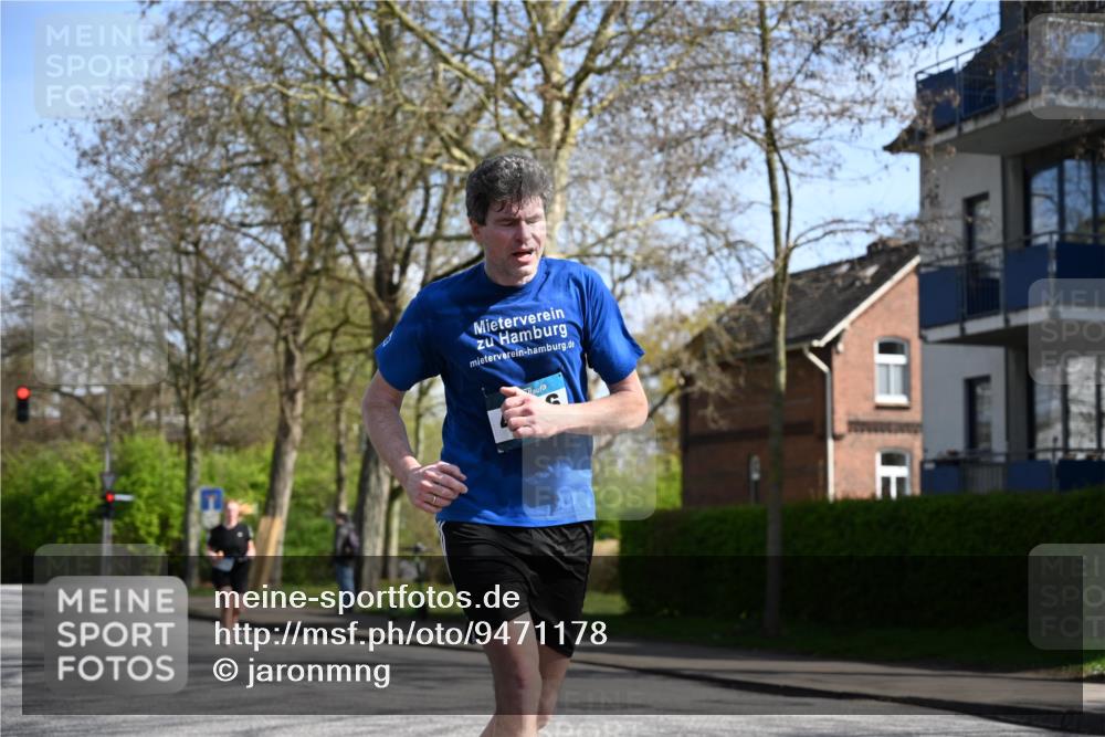 12.04.2026 - 45. Internationalen Wilhelmsburger Insellauf J. Mangold http://msf.ph/oto/9471178 12.04.2026 11:24:58 Ziel 4146, 4519, 5559, 5559, 2025, 2542 meine-sportfotos.de