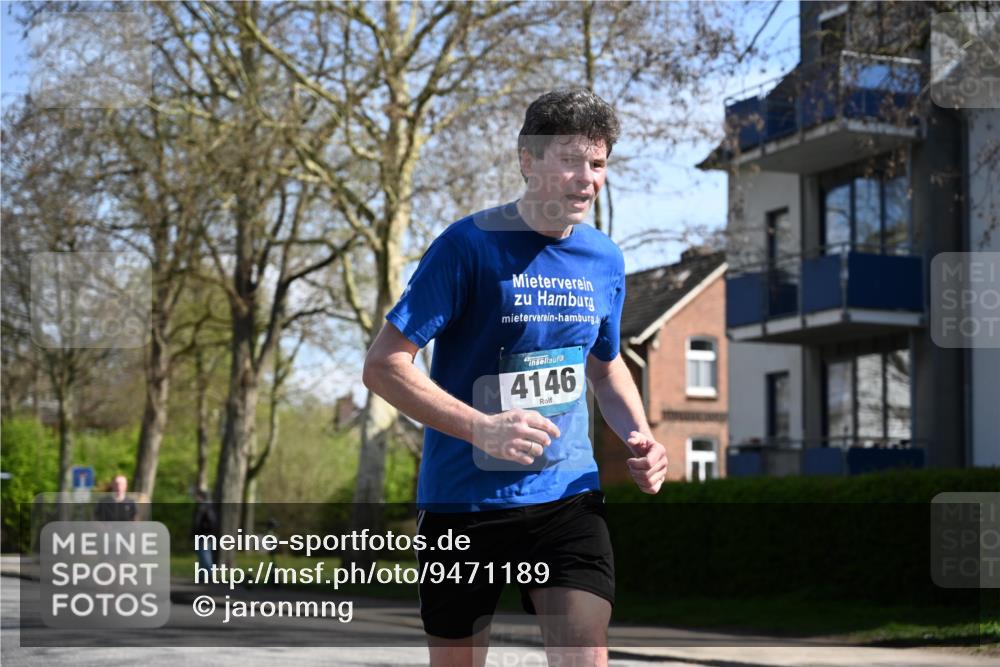 12.04.2026 - 45. Internationalen Wilhelmsburger Insellauf J. Mangold http://msf.ph/oto/9471189 12.04.2026 11:24:58 Ziel 4146, 4519, 5559, 5559, 2025, 2542 meine-sportfotos.de