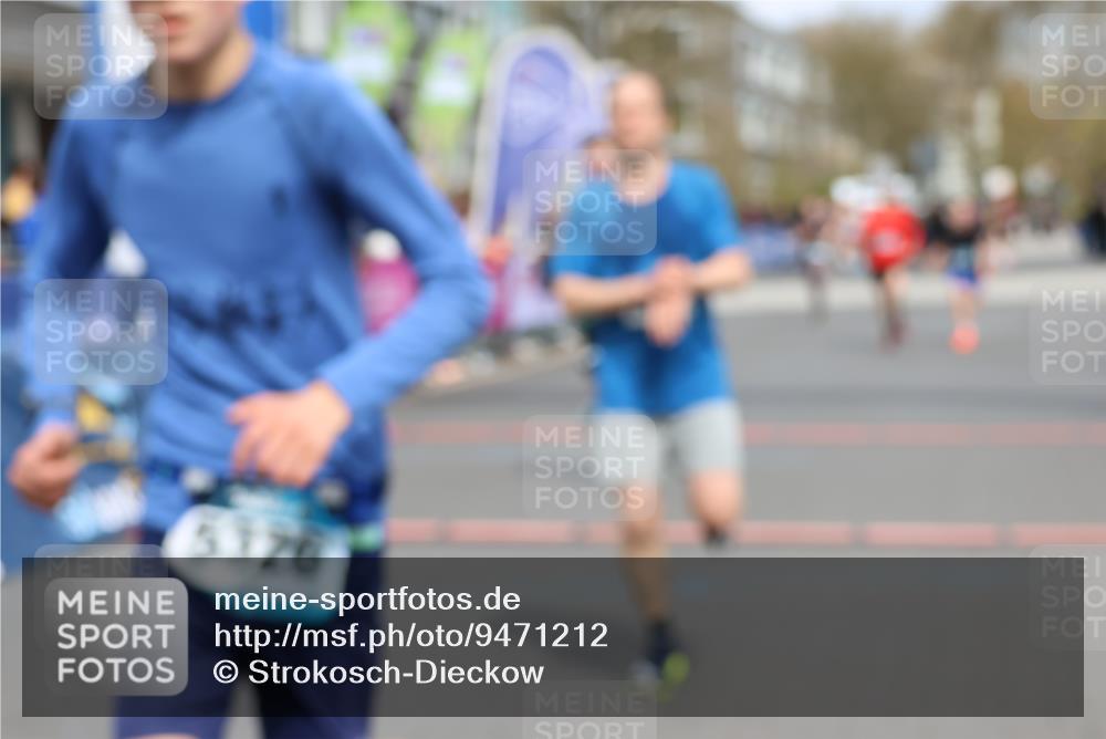 12.04.2026 - 45. Internationalen Wilhelmsburger Insellauf Strokosch-Dieckow http://msf.ph/oto/9471212 12.04.2026 12:52:16 Ziel 5809, 5326, 2787, 5627, 5493, 4560 meine-sportfotos.de