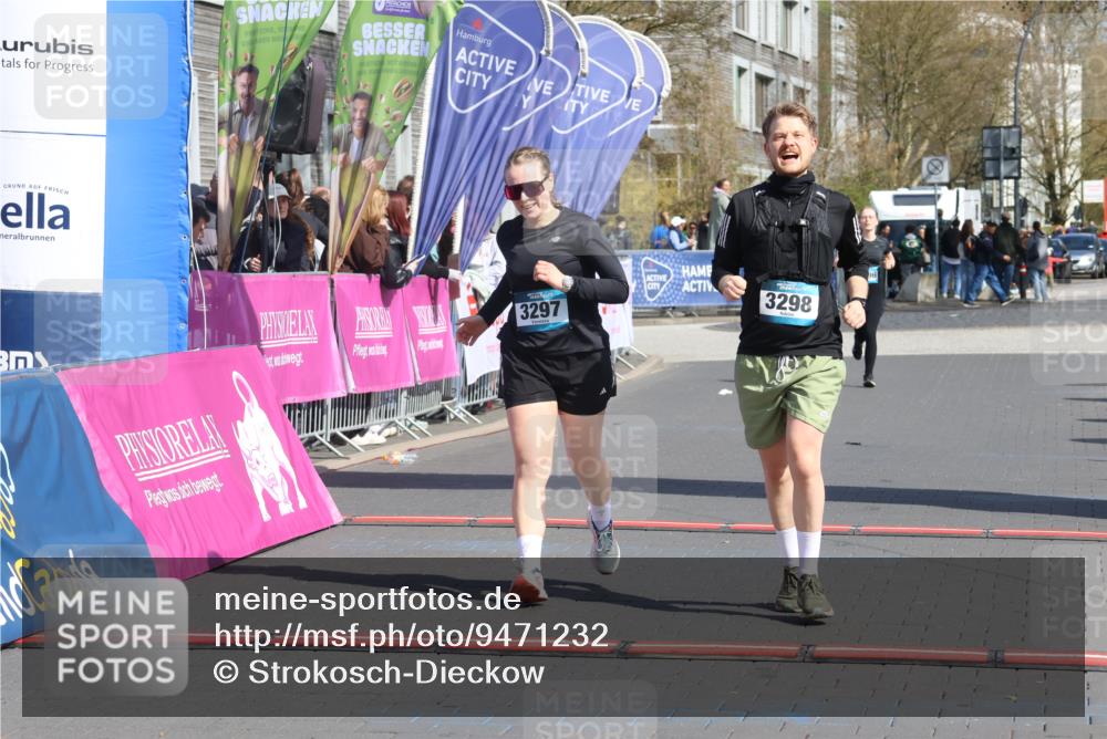 12.04.2026 - 45. Internationalen Wilhelmsburger Insellauf Strokosch-Dieckow http://msf.ph/oto/9471232 12.04.2026 11:27:24 Ziel 3298, 3297 meine-sportfotos.de