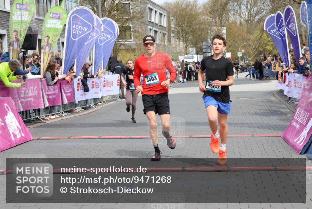12.04.2026 - 45. Internationalen Wilhelmsburger Insellauf Strokosch-Dieckow http://msf.ph/oto/9471268 12.04.2026 12:52:19 Ziel 2787, 5627, 5493, 4560, 2779 meine-sportfotos.de