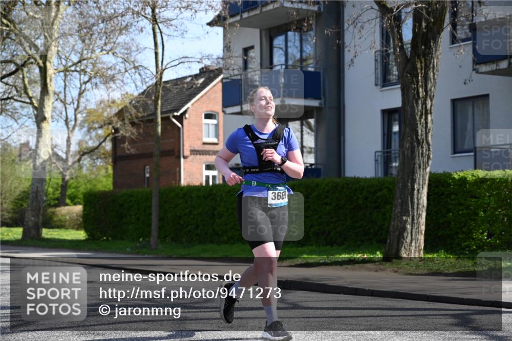12.04.2026 - 45. Internationalen Wilhelmsburger Insellauf J. Mangold http://msf.ph/oto/9471273 12.04.2026 11:25:23 Ziel 5559, 2025, 2542, 3168, 3775, 3168, 3775, 3253 meine-sportfotos.de