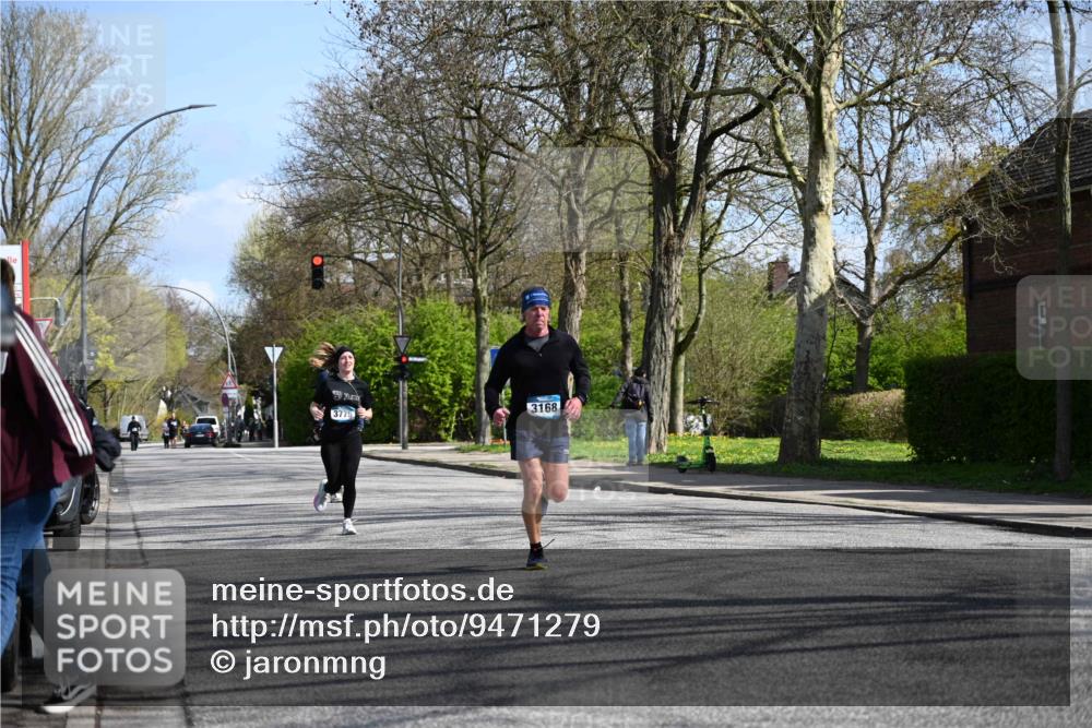 12.04.2026 - 45. Internationalen Wilhelmsburger Insellauf J. Mangold http://msf.ph/oto/9471279 12.04.2026 11:25:29 Ziel 2025, 2542, 3168, 3775, 3253 meine-sportfotos.de