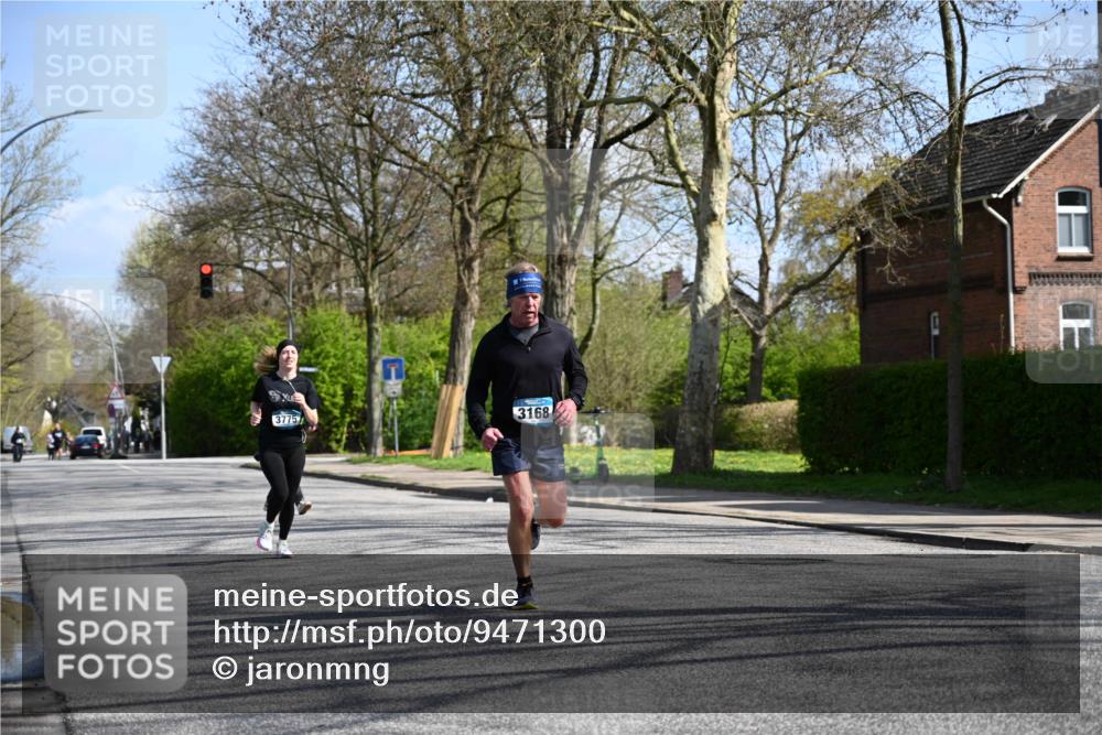12.04.2026 - 45. Internationalen Wilhelmsburger Insellauf J. Mangold http://msf.ph/oto/9471300 12.04.2026 11:25:29 Ziel 2025, 2542, 3168, 3775, 3253 meine-sportfotos.de