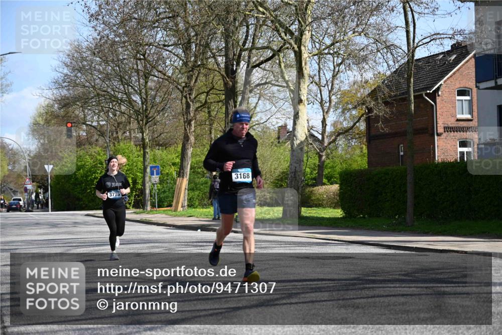 12.04.2026 - 45. Internationalen Wilhelmsburger Insellauf J. Mangold http://msf.ph/oto/9471307 12.04.2026 11:25:30 Ziel 2025, 2542, 3168, 3775, 3253, 2207 meine-sportfotos.de