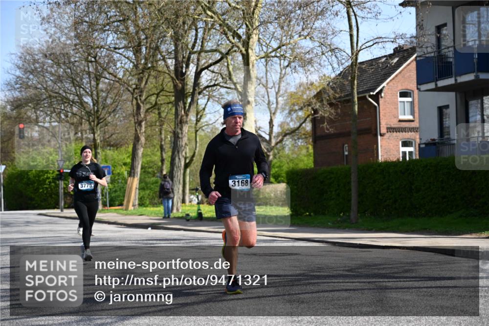 12.04.2026 - 45. Internationalen Wilhelmsburger Insellauf J. Mangold http://msf.ph/oto/9471321 12.04.2026 11:25:30 Ziel 2025, 2542, 3168, 3775, 3253, 2207 meine-sportfotos.de