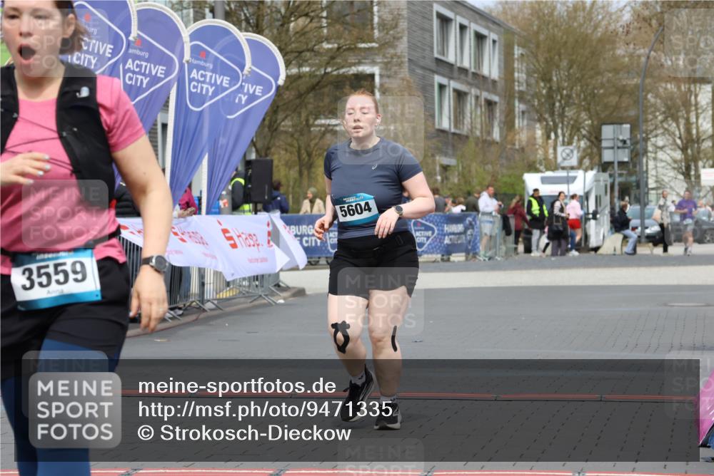 12.04.2026 - 45. Internationalen Wilhelmsburger Insellauf Strokosch-Dieckow http://msf.ph/oto/9471335 12.04.2026 13:37:28 Ziel 3559, 5604 meine-sportfotos.de