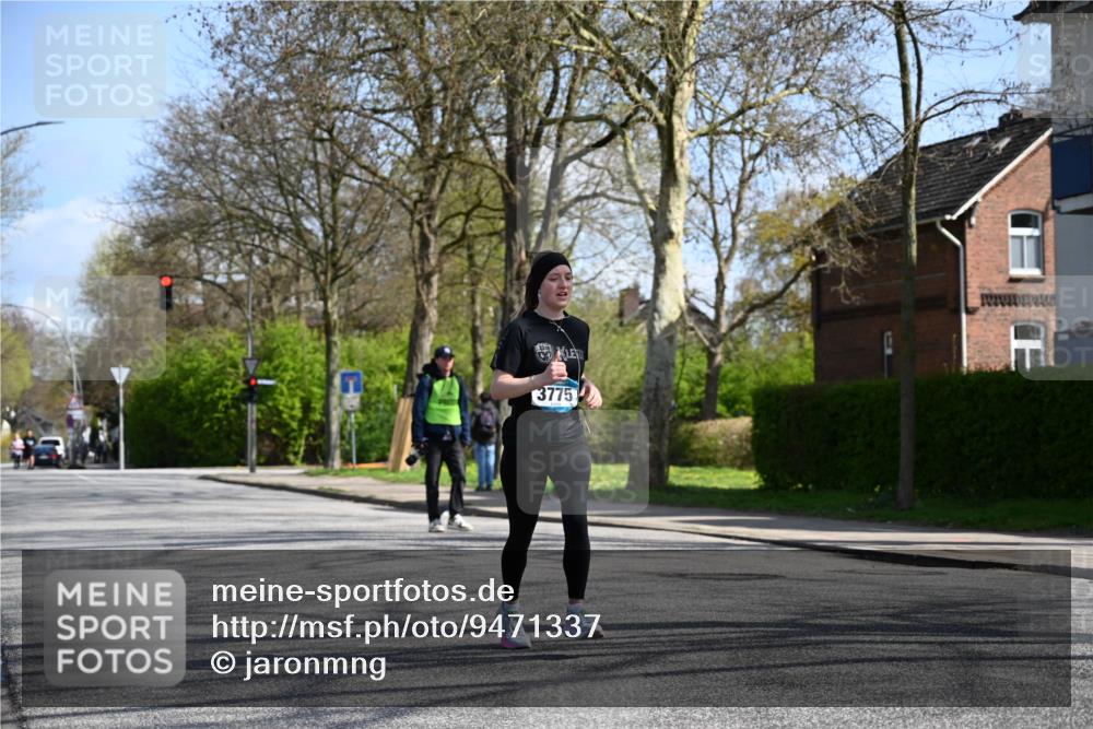 12.04.2026 - 45. Internationalen Wilhelmsburger Insellauf J. Mangold http://msf.ph/oto/9471337 12.04.2026 11:25:32 Ziel 2025, 2542, 3168, 3775, 3253, 2207 meine-sportfotos.de
