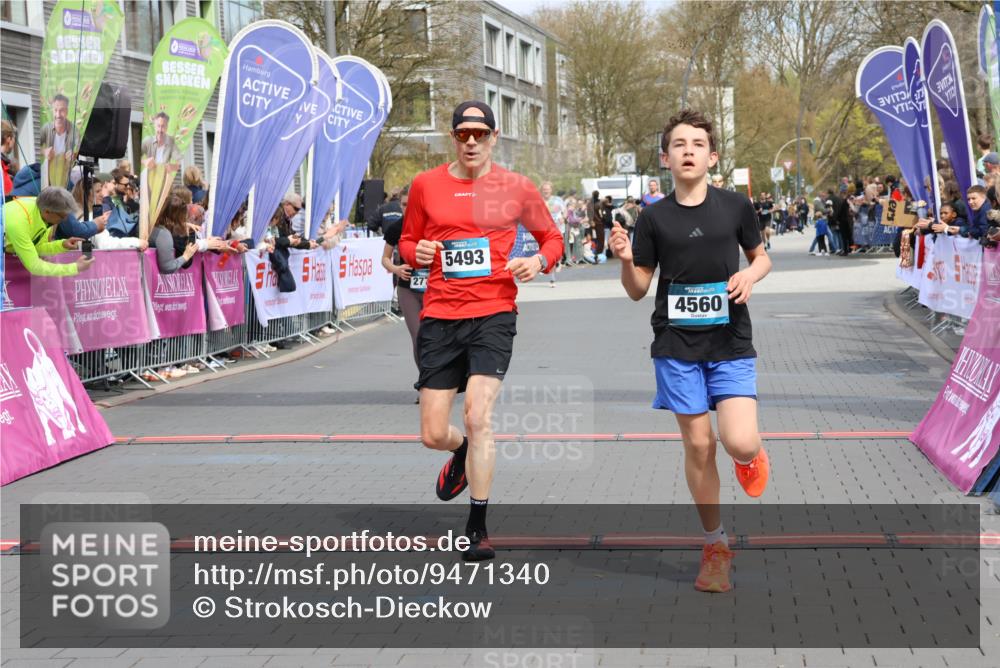 12.04.2026 - 45. Internationalen Wilhelmsburger Insellauf Strokosch-Dieckow http://msf.ph/oto/9471340 12.04.2026 12:52:19 Ziel 2787, 5627, 5493, 4560, 2779 meine-sportfotos.de