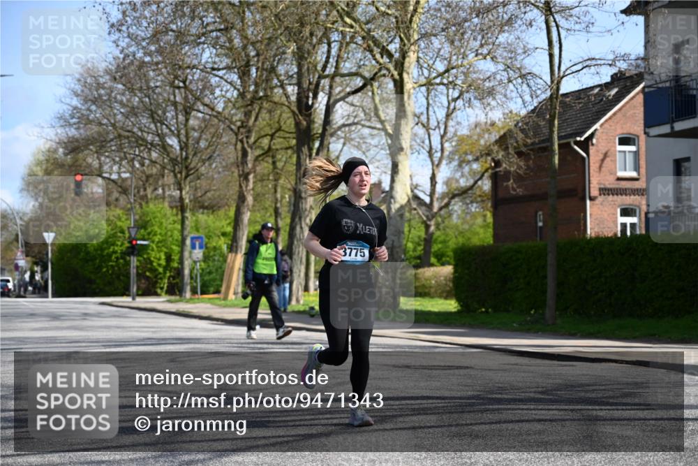 12.04.2026 - 45. Internationalen Wilhelmsburger Insellauf J. Mangold http://msf.ph/oto/9471343 12.04.2026 11:25:32 Ziel 2025, 2542, 3168, 3775, 3253, 2207 meine-sportfotos.de
