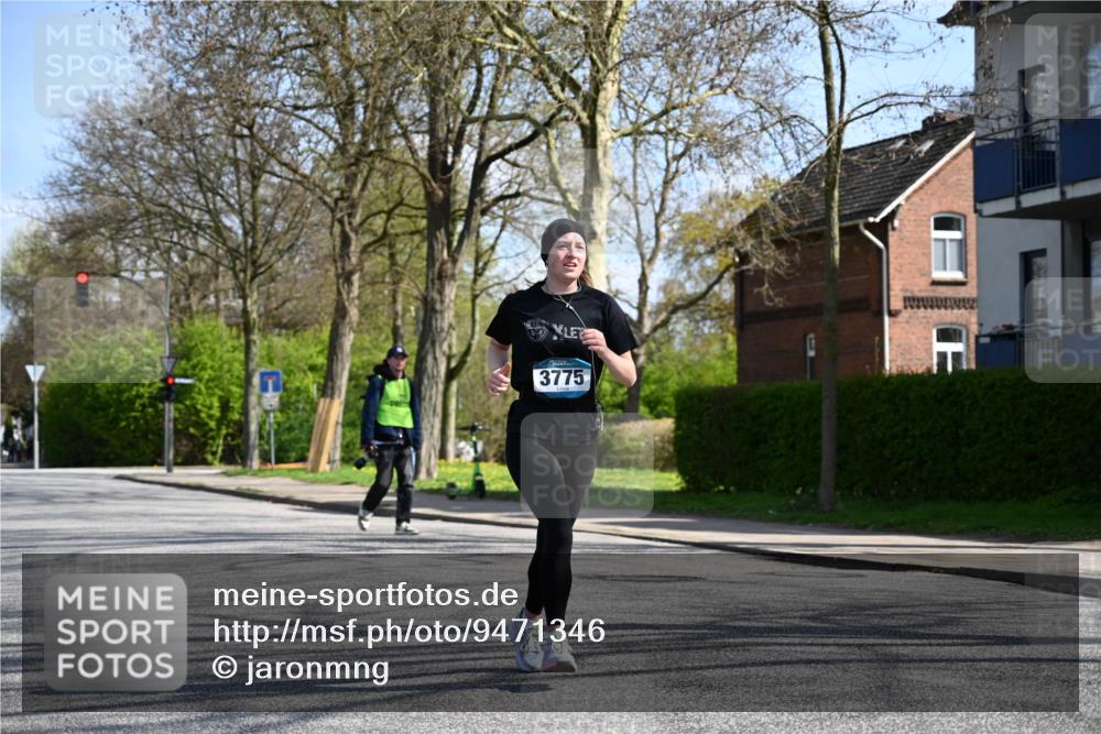 12.04.2026 - 45. Internationalen Wilhelmsburger Insellauf J. Mangold http://msf.ph/oto/9471346 12.04.2026 11:25:32 Ziel 2025, 2542, 3168, 3775, 3253, 2207 meine-sportfotos.de