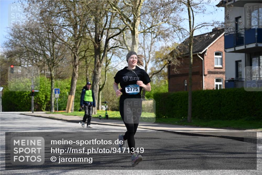 12.04.2026 - 45. Internationalen Wilhelmsburger Insellauf J. Mangold http://msf.ph/oto/9471349 12.04.2026 11:25:32 Ziel 2025, 2542, 3168, 3775, 3253, 2207 meine-sportfotos.de