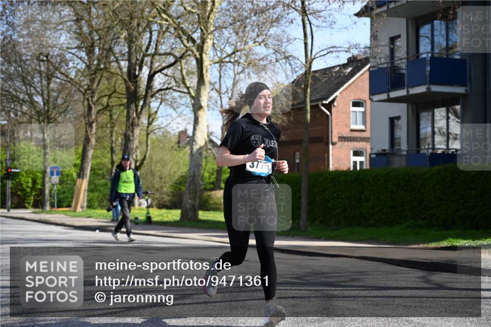 12.04.2026 - 45. Internationalen Wilhelmsburger Insellauf J. Mangold http://msf.ph/oto/9471361 12.04.2026 11:25:32 Ziel 2025, 2542, 3168, 3775, 3253, 2207 meine-sportfotos.de