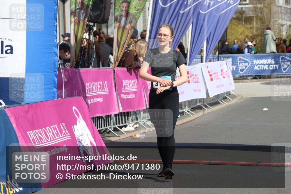 12.04.2026 - 45. Internationalen Wilhelmsburger Insellauf Strokosch-Dieckow http://msf.ph/oto/9471380 12.04.2026 11:27:31 Ziel 3196 meine-sportfotos.de