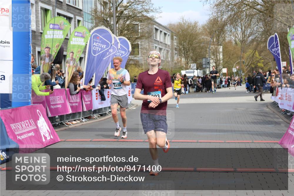 12.04.2026 - 45. Internationalen Wilhelmsburger Insellauf Strokosch-Dieckow http://msf.ph/oto/9471400 12.04.2026 12:52:27 Ziel 3903, 5479, 5797 meine-sportfotos.de