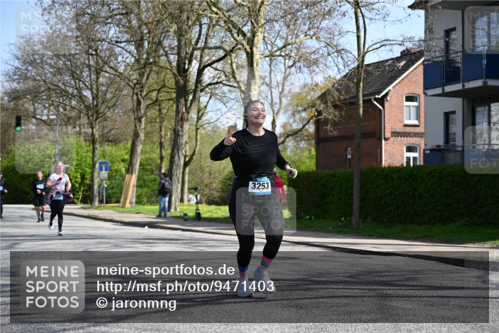 12.04.2026 - 45. Internationalen Wilhelmsburger Insellauf J. Mangold http://msf.ph/oto/9471403 12.04.2026 11:25:58 Ziel 3253, 2207, 2388, 3122, 2353 meine-sportfotos.de
