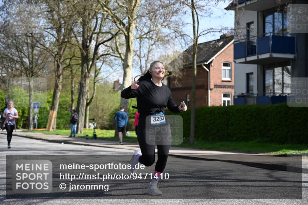 12.04.2026 - 45. Internationalen Wilhelmsburger Insellauf J. Mangold http://msf.ph/oto/9471410 12.04.2026 11:25:58 Ziel 3253, 2207, 2388, 3122, 2353 meine-sportfotos.de