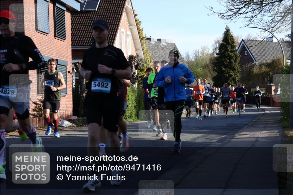 12.04.2026 - 45. Internationalen Wilhelmsburger Insellauf Yannick Fuchs http://msf.ph/oto/9471416 12.04.2026 08:56:05 Laufen 4829, 3095, 5492, 20, 29, 4075, 5551 meine-sportfotos.de