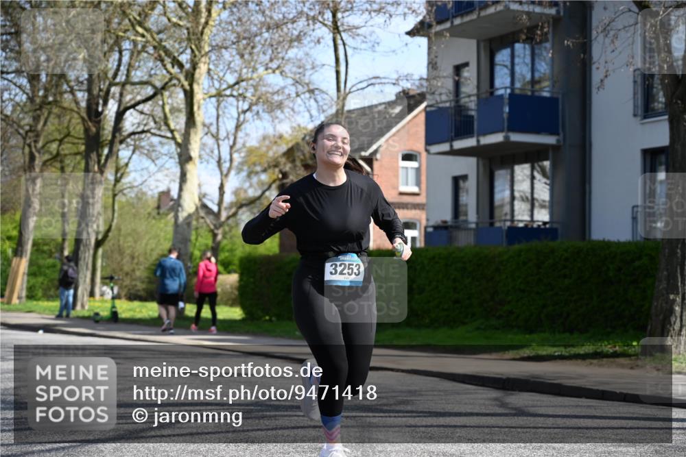 12.04.2026 - 45. Internationalen Wilhelmsburger Insellauf J. Mangold http://msf.ph/oto/9471418 12.04.2026 11:25:58 Ziel 3253, 2207, 2388, 3122, 2353 meine-sportfotos.de