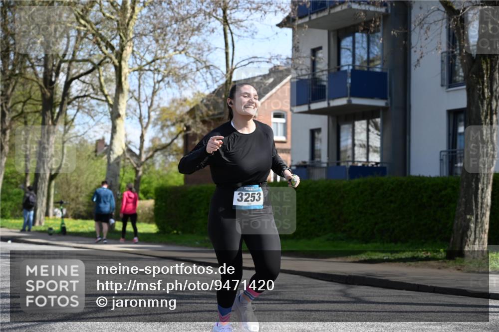 12.04.2026 - 45. Internationalen Wilhelmsburger Insellauf J. Mangold http://msf.ph/oto/9471420 12.04.2026 11:25:58 Ziel 3253, 2207, 2388, 3122, 2353 meine-sportfotos.de