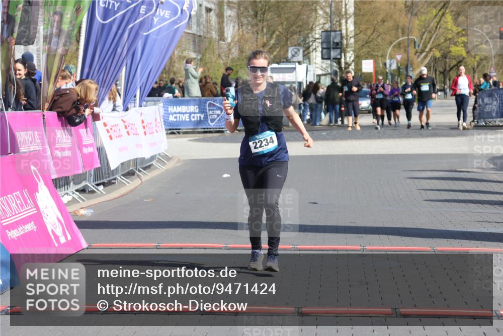 12.04.2026 - 45. Internationalen Wilhelmsburger Insellauf Strokosch-Dieckow http://msf.ph/oto/9471424 12.04.2026 11:28:05 Ziel 2234 meine-sportfotos.de