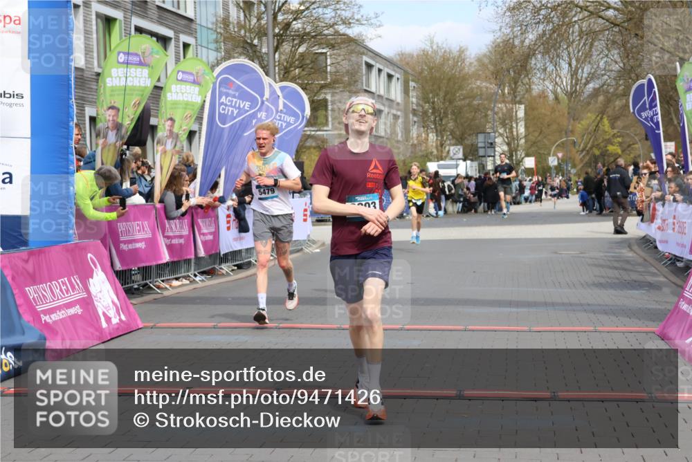12.04.2026 - 45. Internationalen Wilhelmsburger Insellauf Strokosch-Dieckow http://msf.ph/oto/9471426 12.04.2026 12:52:27 Ziel 3903, 5479, 5797 meine-sportfotos.de