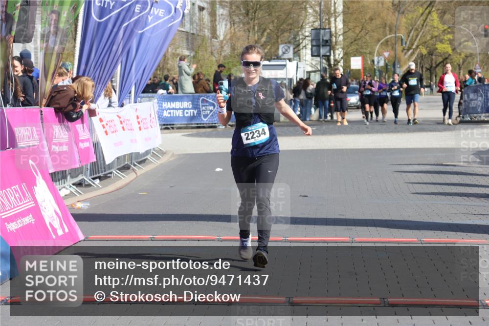 12.04.2026 - 45. Internationalen Wilhelmsburger Insellauf Strokosch-Dieckow http://msf.ph/oto/9471437 12.04.2026 11:28:05 Ziel 2234 meine-sportfotos.de