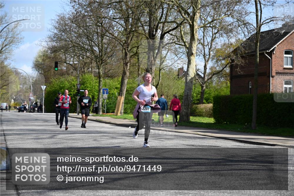 12.04.2026 - 45. Internationalen Wilhelmsburger Insellauf J. Mangold http://msf.ph/oto/9471449 12.04.2026 11:26:01 Ziel 3253, 2207, 2388, 3122, 3122, 2353 meine-sportfotos.de