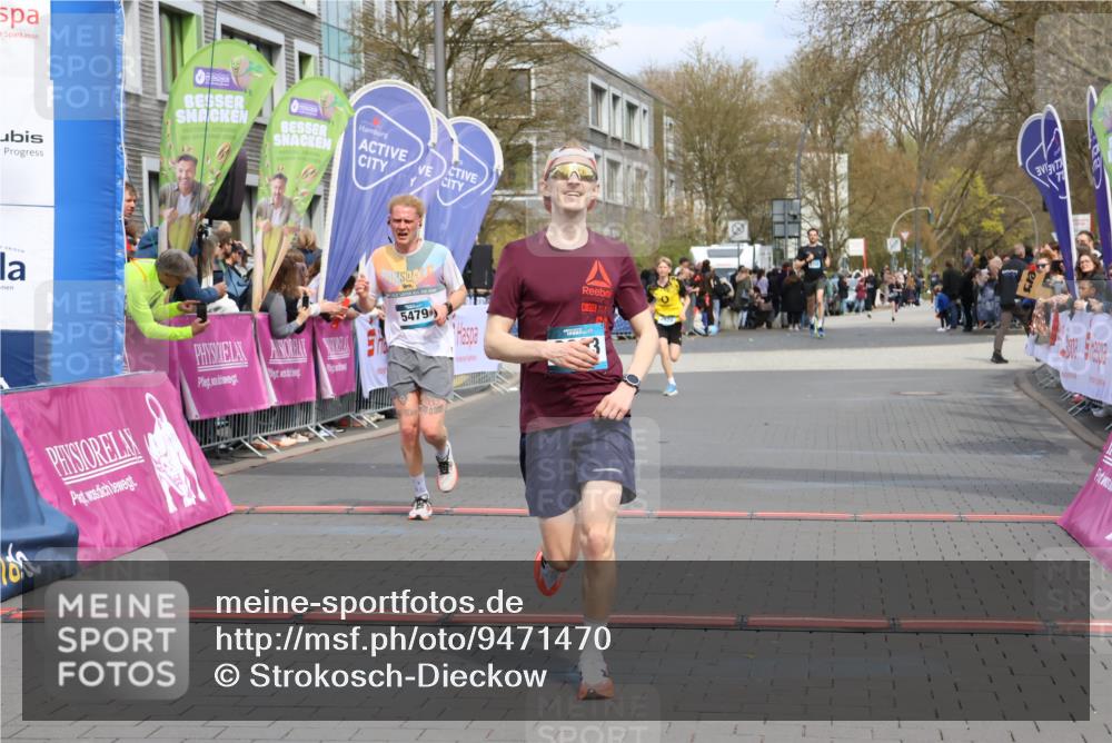 12.04.2026 - 45. Internationalen Wilhelmsburger Insellauf Strokosch-Dieckow http://msf.ph/oto/9471470 12.04.2026 12:52:27 Ziel 3903, 5479, 5797 meine-sportfotos.de