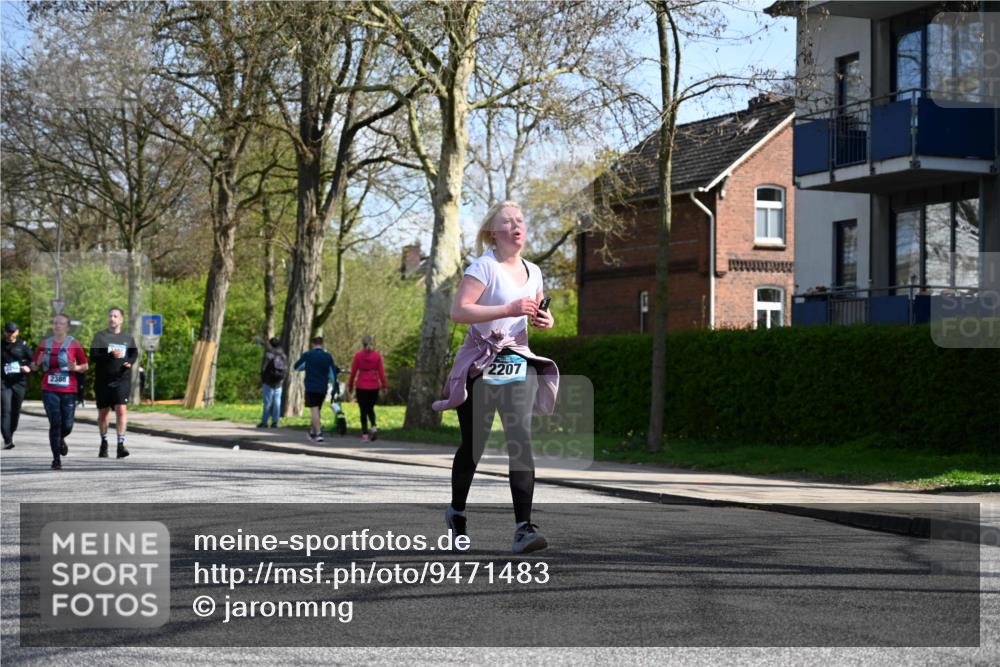 12.04.2026 - 45. Internationalen Wilhelmsburger Insellauf J. Mangold http://msf.ph/oto/9471483 12.04.2026 11:26:03 Ziel 3253, 2207, 2388, 2388, 3122, 2353, 2353 meine-sportfotos.de