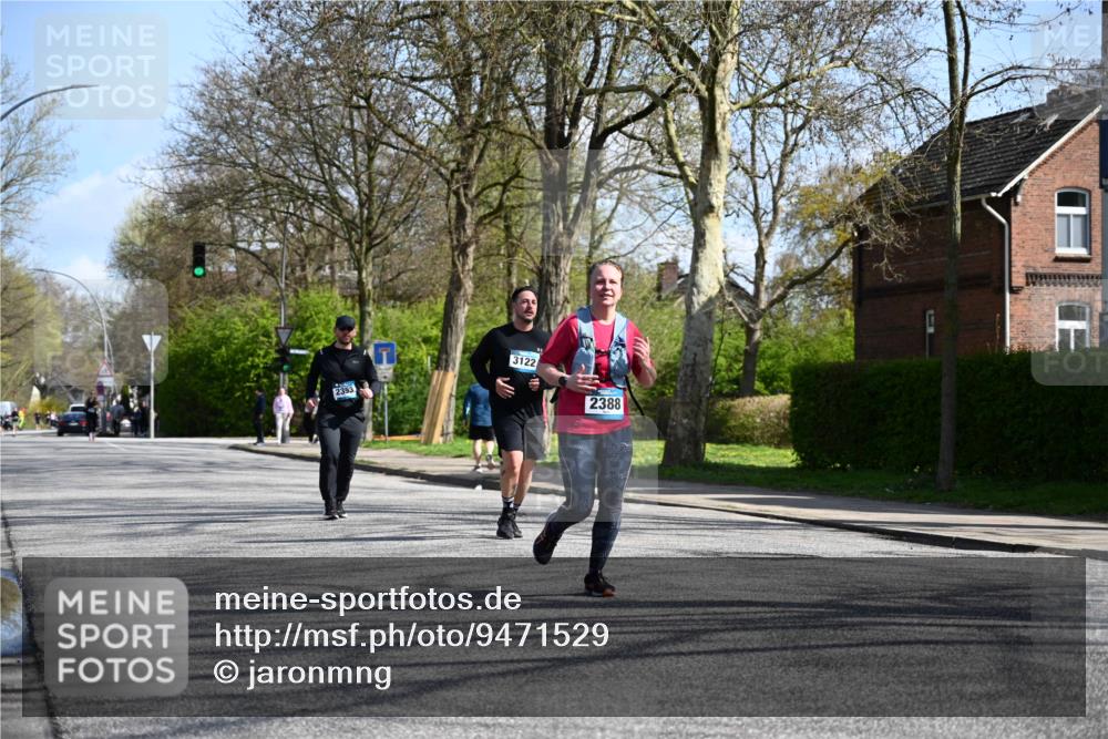 12.04.2026 - 45. Internationalen Wilhelmsburger Insellauf J. Mangold http://msf.ph/oto/9471529 12.04.2026 11:26:07 Ziel 3253, 2207, 2388, 3122, 2353, 2523 meine-sportfotos.de