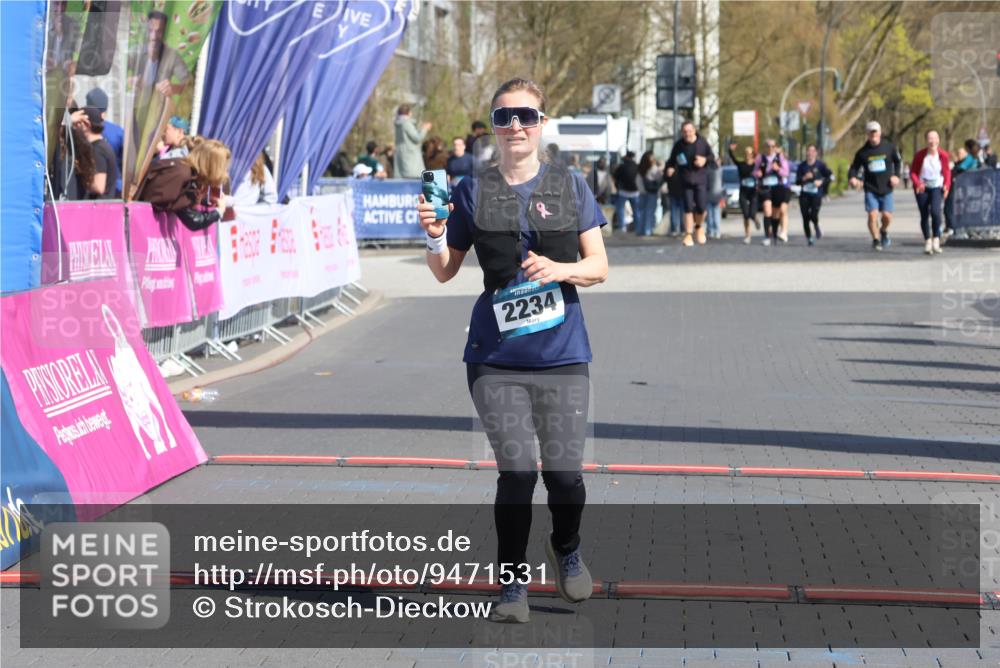 12.04.2026 - 45. Internationalen Wilhelmsburger Insellauf Strokosch-Dieckow http://msf.ph/oto/9471531 12.04.2026 11:28:07 Ziel 2234 meine-sportfotos.de