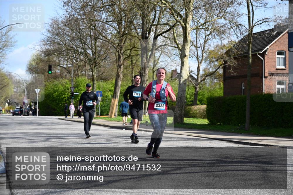 12.04.2026 - 45. Internationalen Wilhelmsburger Insellauf J. Mangold http://msf.ph/oto/9471532 12.04.2026 11:26:07 Ziel 3253, 2207, 2388, 3122, 2353, 2523 meine-sportfotos.de