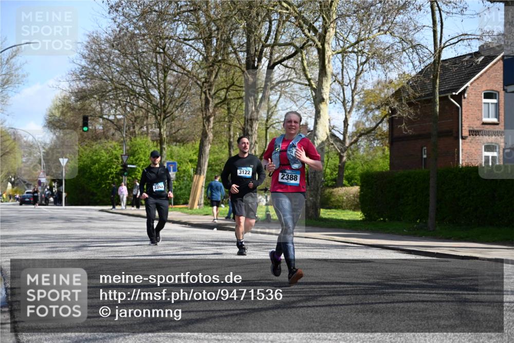12.04.2026 - 45. Internationalen Wilhelmsburger Insellauf J. Mangold http://msf.ph/oto/9471536 12.04.2026 11:26:07 Ziel 3253, 2207, 2388, 3122, 2353, 2523 meine-sportfotos.de