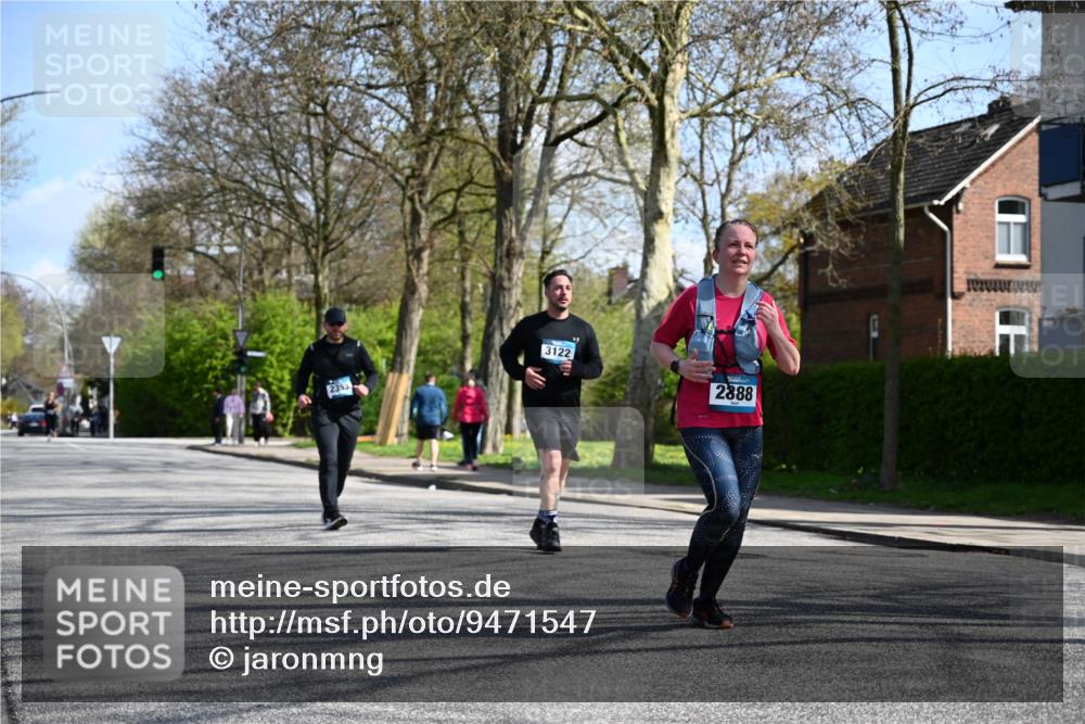 12.04.2026 - 45. Internationalen Wilhelmsburger Insellauf J. Mangold http://msf.ph/oto/9471547 12.04.2026 11:26:08 Ziel 3253, 2207, 2388, 3122, 2353, 2523 meine-sportfotos.de
