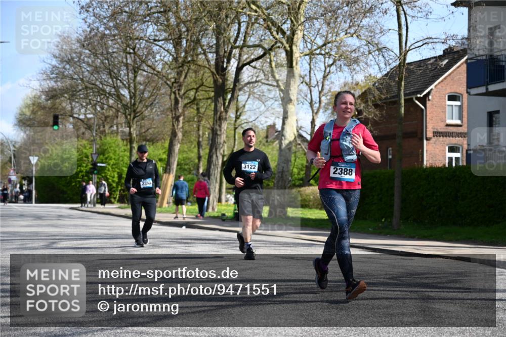 12.04.2026 - 45. Internationalen Wilhelmsburger Insellauf J. Mangold http://msf.ph/oto/9471551 12.04.2026 11:26:08 Ziel 3253, 2207, 2388, 3122, 2353, 2523 meine-sportfotos.de