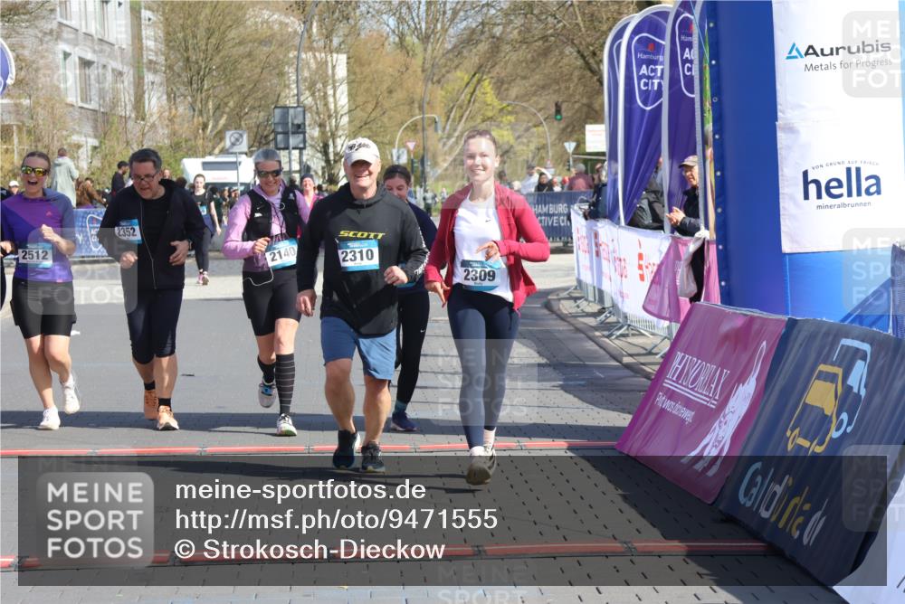 12.04.2026 - 45. Internationalen Wilhelmsburger Insellauf Strokosch-Dieckow http://msf.ph/oto/9471555 12.04.2026 11:28:21 Ziel 2309, 2310, 2237, 2140, 5831, 2511, 2512, 2352 meine-sportfotos.de