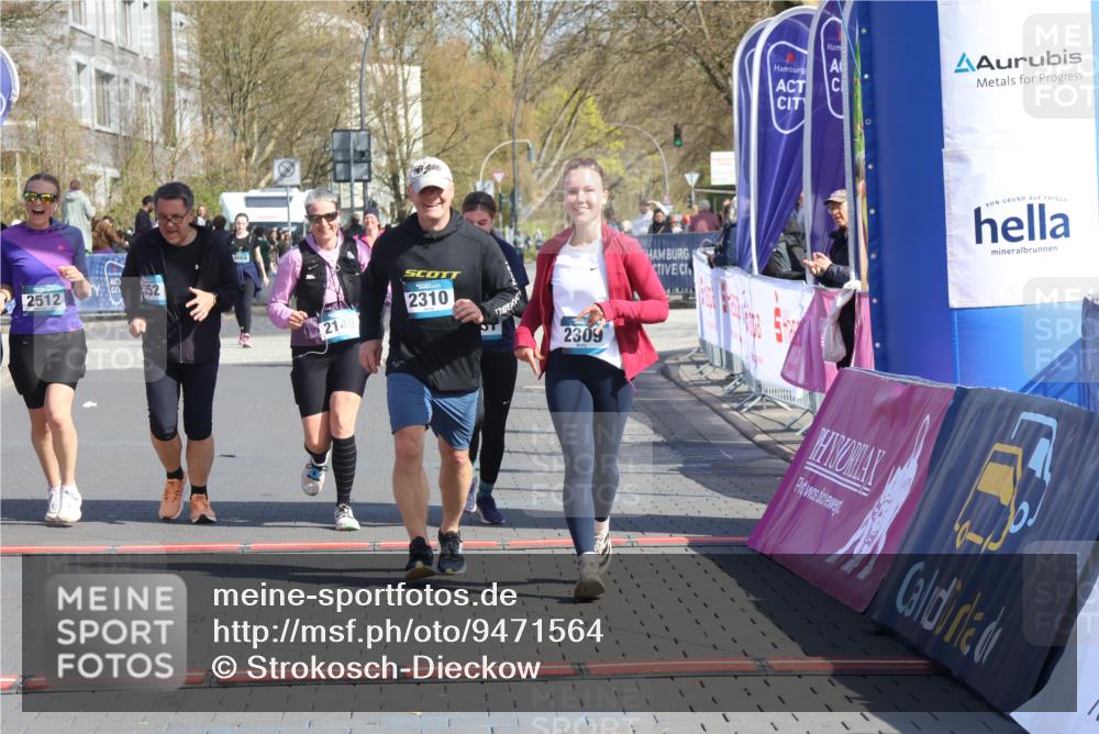 12.04.2026 - 45. Internationalen Wilhelmsburger Insellauf Strokosch-Dieckow http://msf.ph/oto/9471564 12.04.2026 11:28:21 Ziel 2309, 2310, 2237, 2140, 5831, 2511, 2512, 2352 meine-sportfotos.de