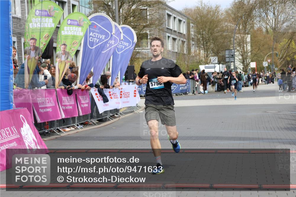 12.04.2026 - 45. Internationalen Wilhelmsburger Insellauf Strokosch-Dieckow http://msf.ph/oto/9471633 12.04.2026 12:52:35 Ziel 4529, 5758 meine-sportfotos.de