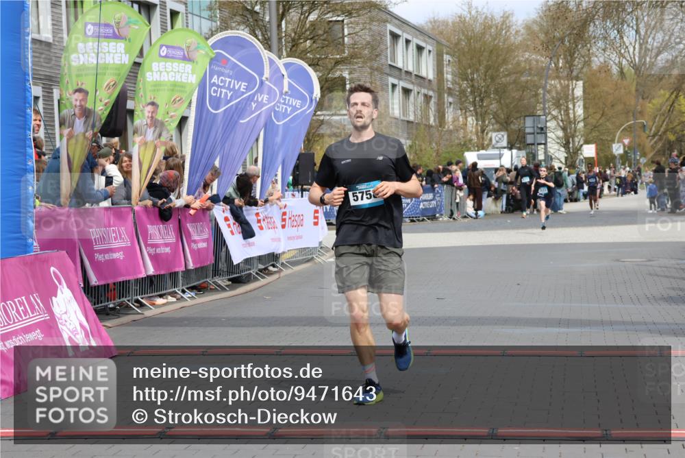 12.04.2026 - 45. Internationalen Wilhelmsburger Insellauf Strokosch-Dieckow http://msf.ph/oto/9471643 12.04.2026 12:52:35 Ziel 4529, 5758 meine-sportfotos.de